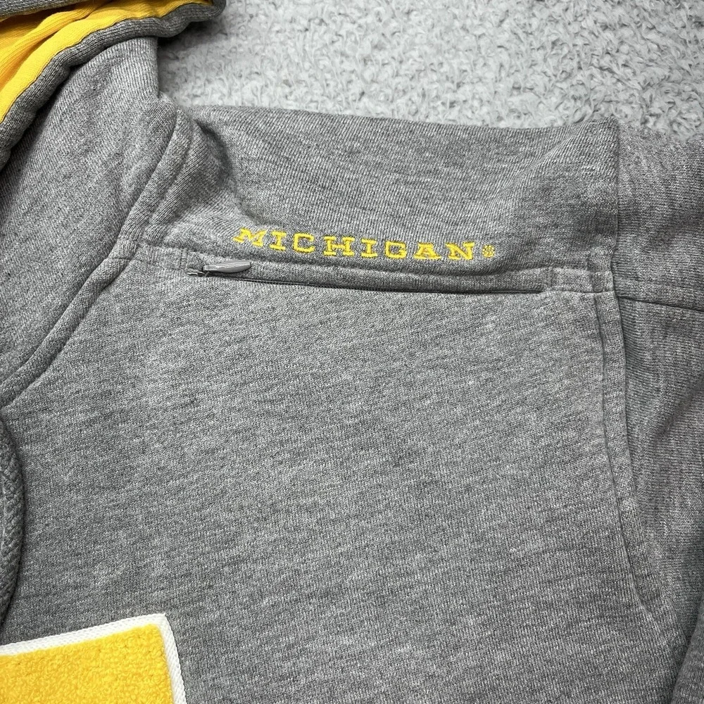 Nike Michigan Wolverines Center Swoosh Hoodie Mens M Y2K Gray Yellow Embroidered